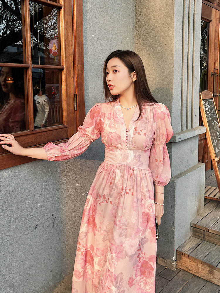 Gracefully Styled Dress for Any Occasion