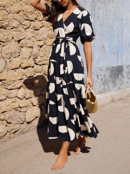 Gracefully Styled Dress for Any Occasion