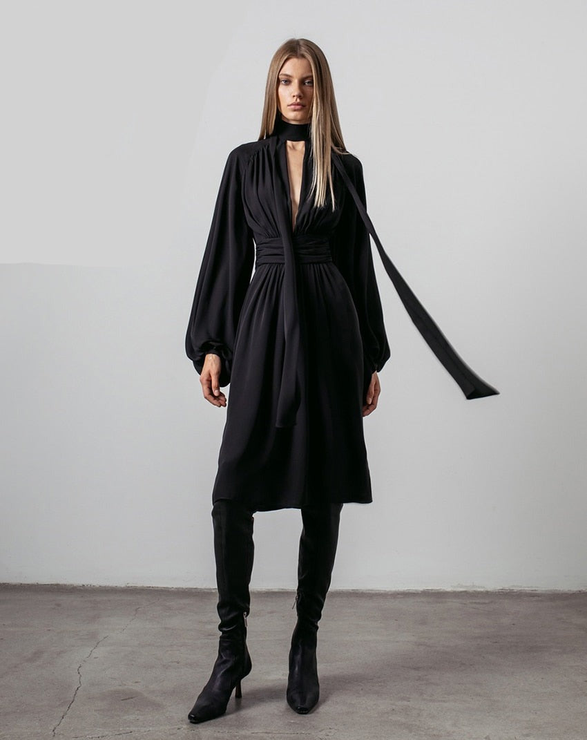 Beautifully Finished Dress in a Timeless Design