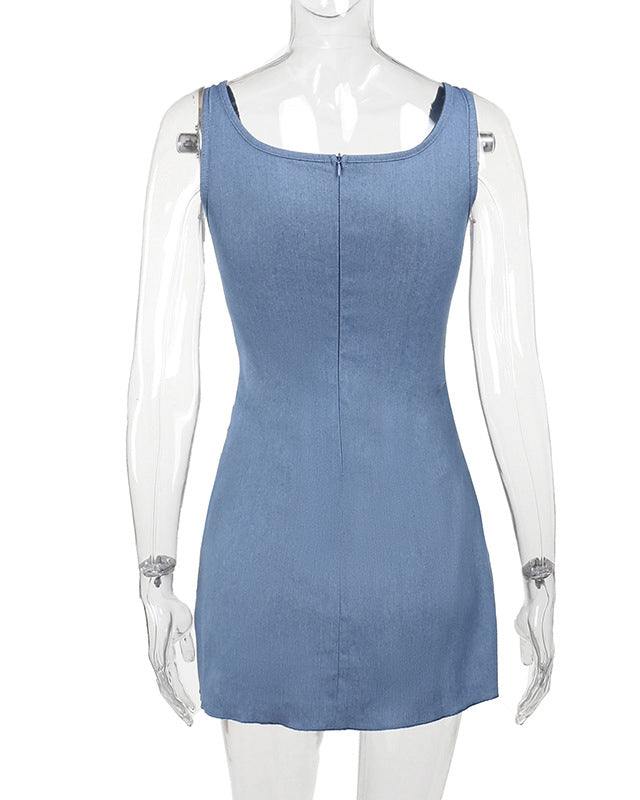 Beautifully Finished Dress in a Timeless Design