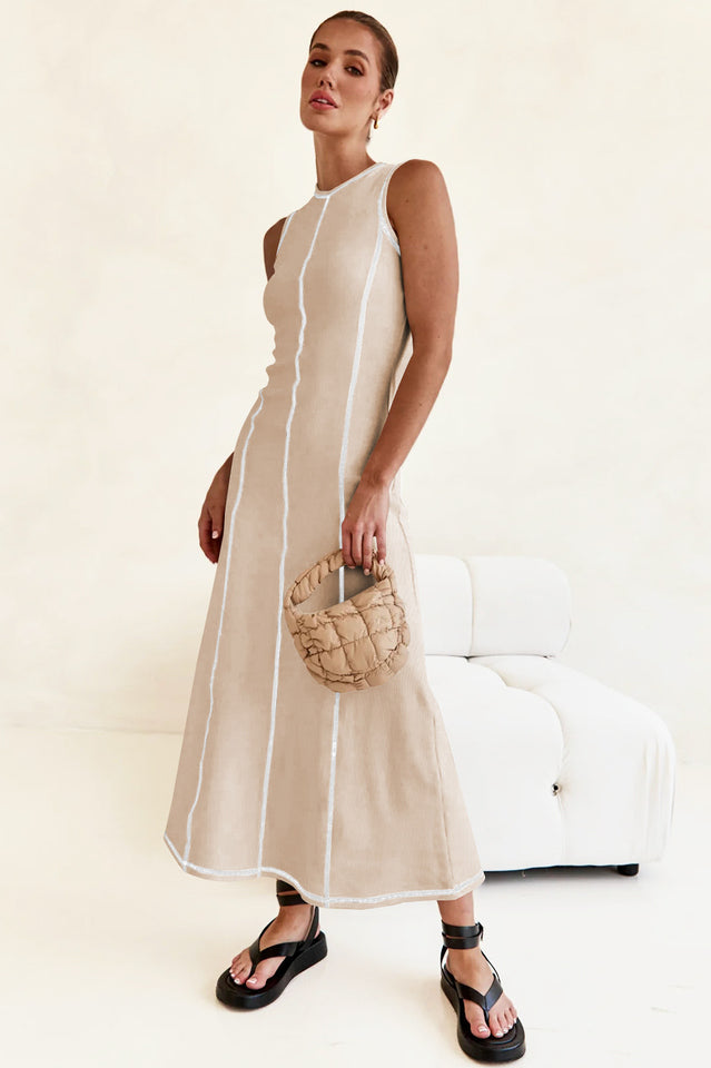 Gracefully Styled Dress for Any Occasion