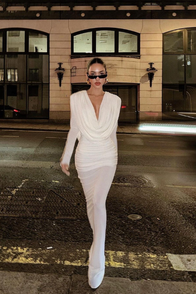 Beautifully Crafted Dress in a Classic Style