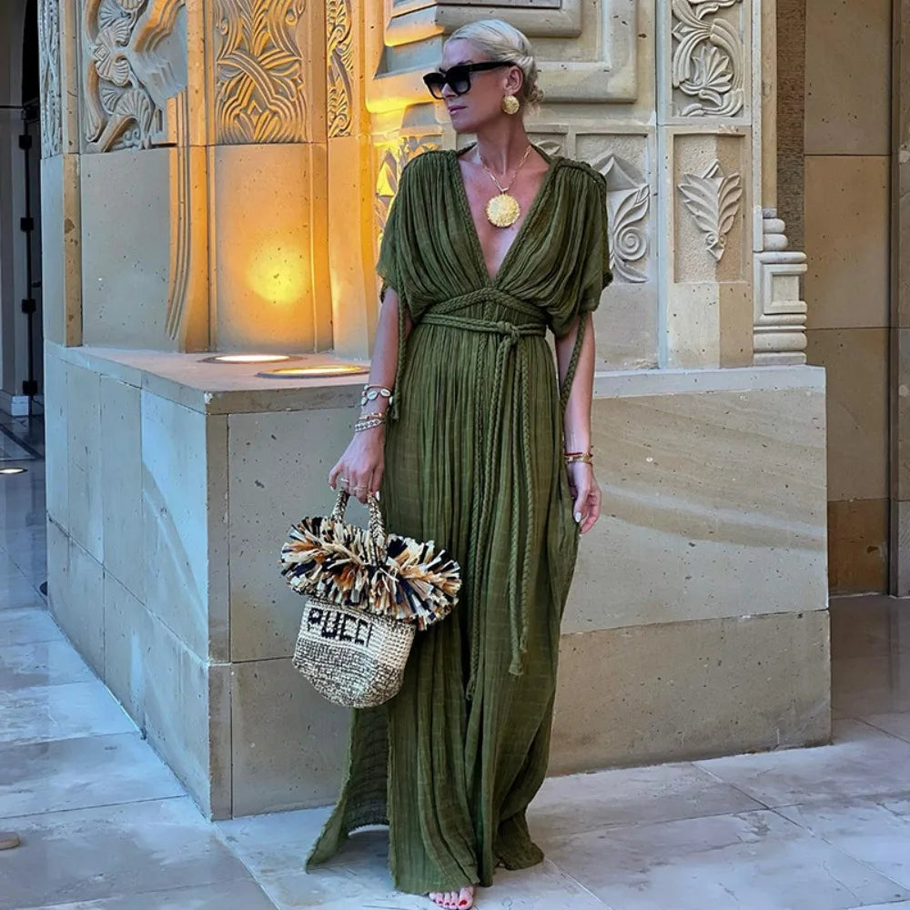 Gracefully Styled Dress for Any Occasion