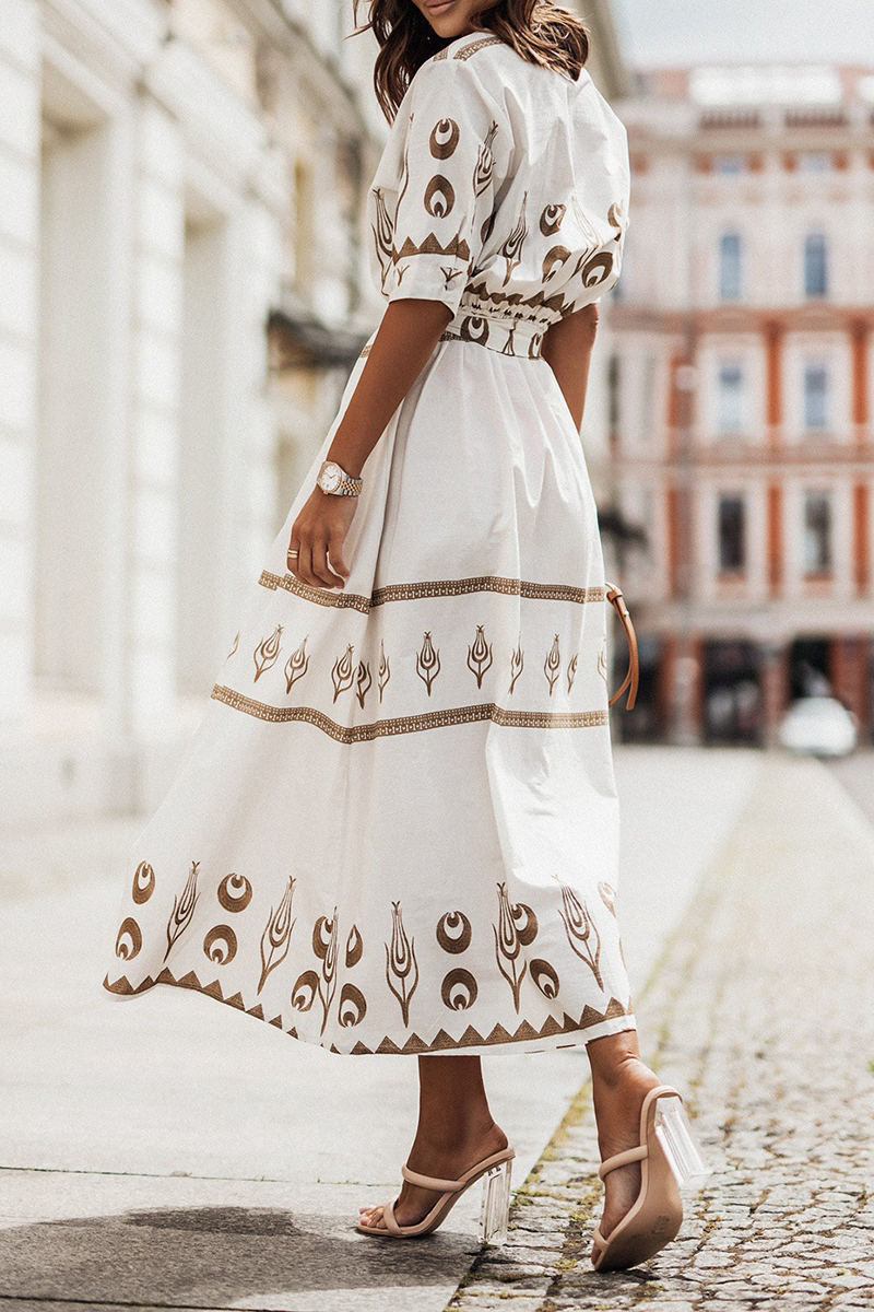 Well Tailored Dress with a Graceful Silhouette