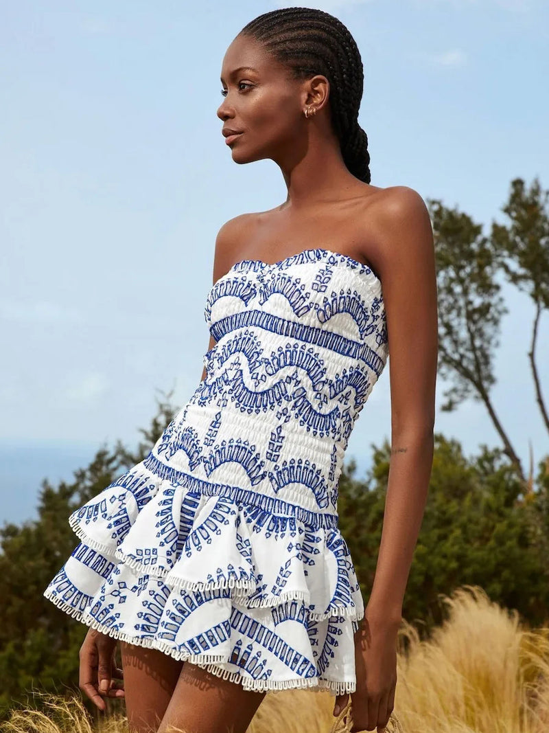 Well Tailored Dress with a Graceful Silhouette