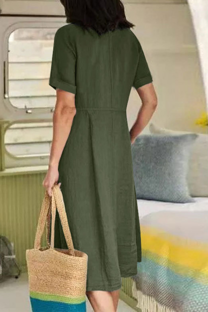 Effortlessly Elegant Dress with a Timeless Design