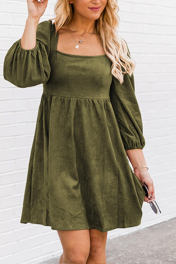 Classic Vintage Dress with a Flattering Fit