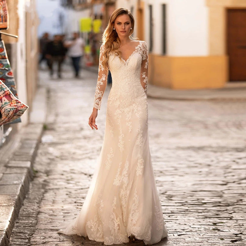 Beautifully Finished Dress in a Timeless Design