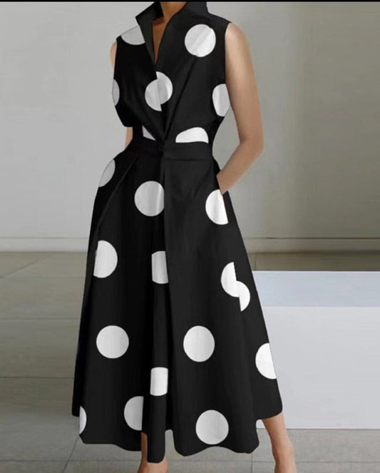 Gracefully Styled Dress for Any Occasion