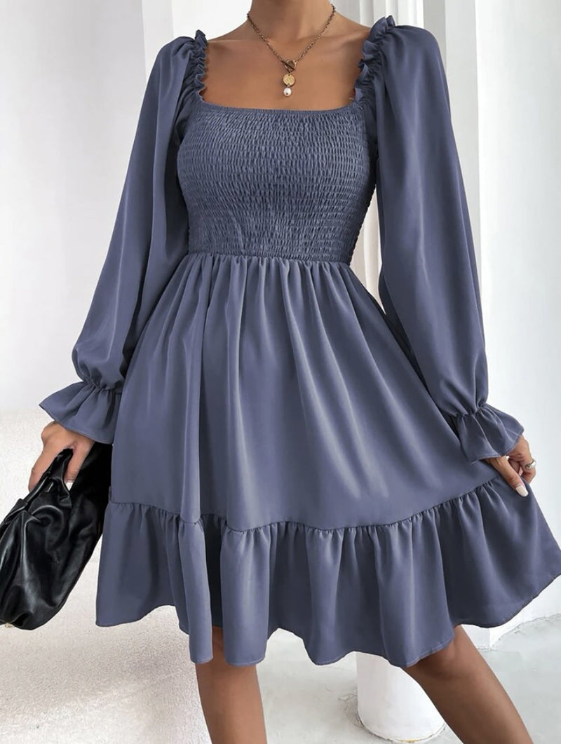 Effortlessly Elegant Dress with a Timeless Design