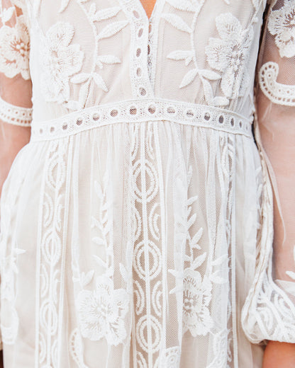 Classic Vintage Dress with a Flattering Fit