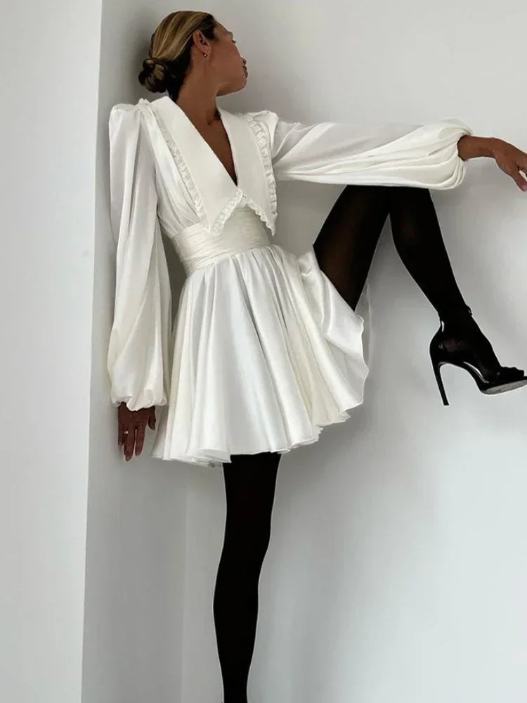 Well Tailored Dress with a Graceful Silhouette
