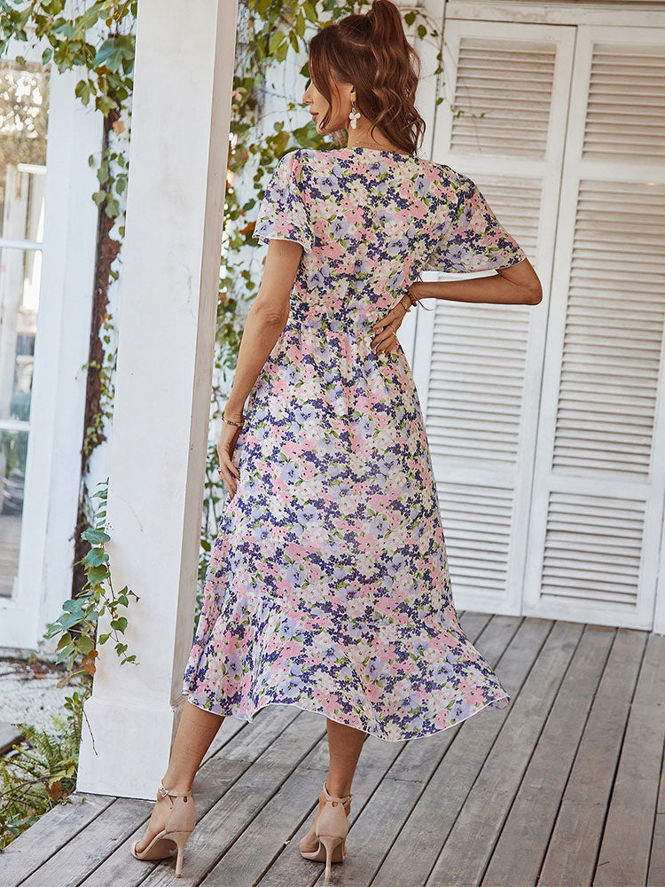 Beautifully Finished Dress in a Timeless Design