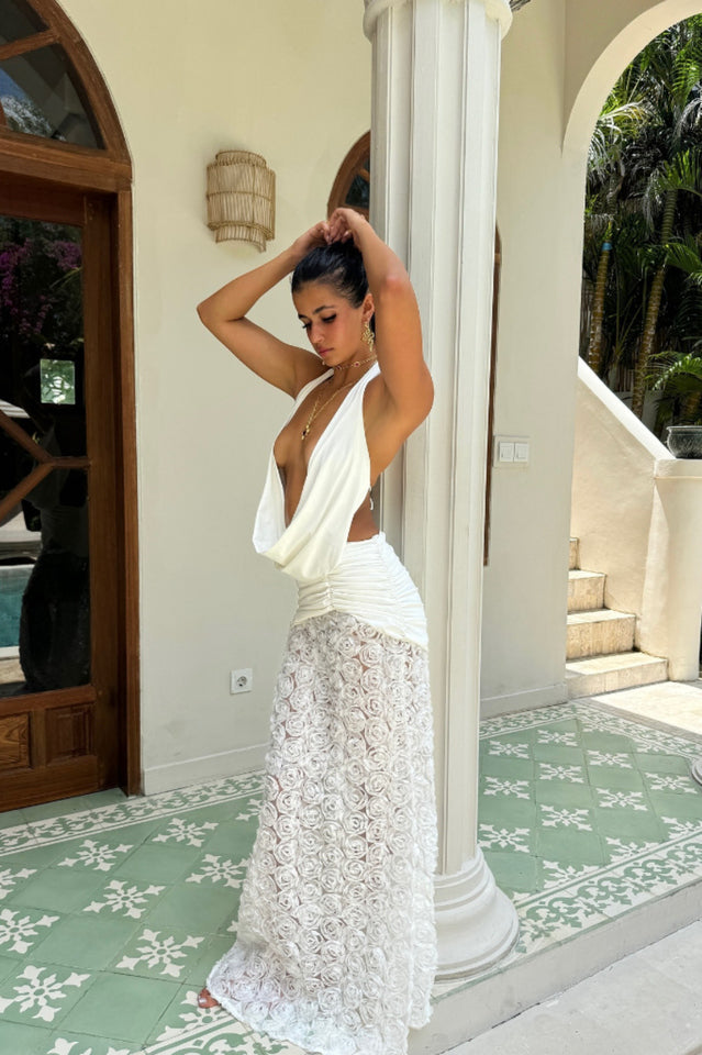 Beautifully Crafted Dress in a Classic Style