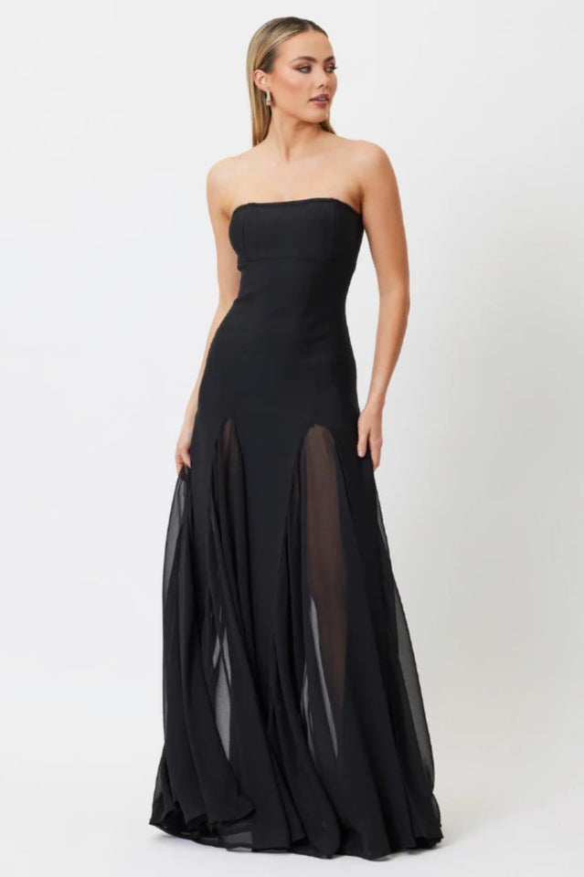 Effortlessly Elegant Dress with a Timeless Design