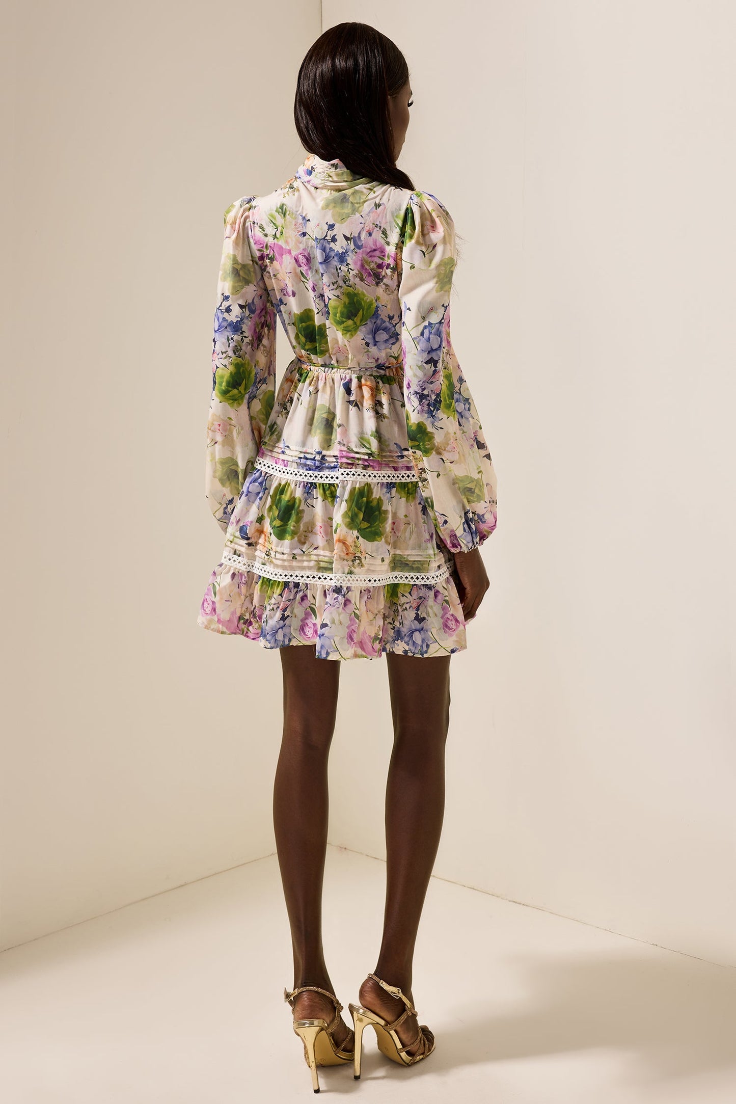 Classic Vintage Dress with a Flattering Fit