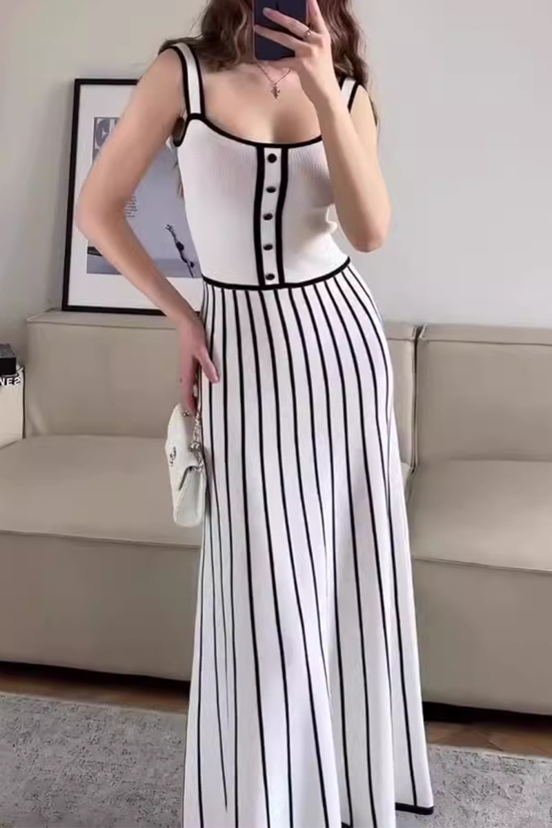 Sophisticated Dress with a Clean Classic Look