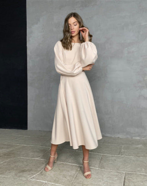 Classic Vintage Dress with a Flattering Fit