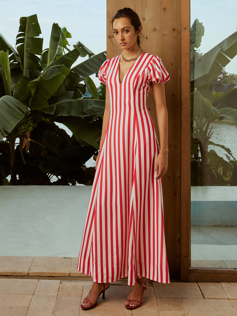 Classic Vintage Dress with a Flattering Fit