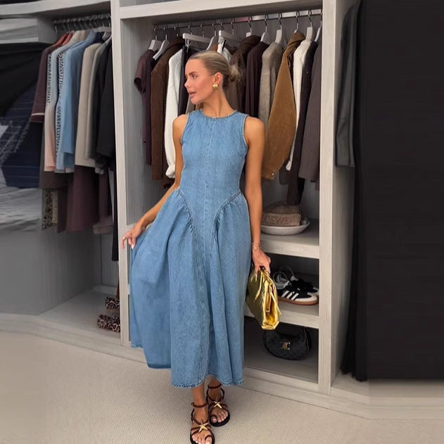 Effortlessly Elegant Dress with a Timeless Design