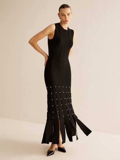 Well Tailored Sweater with a Graceful Silhouette