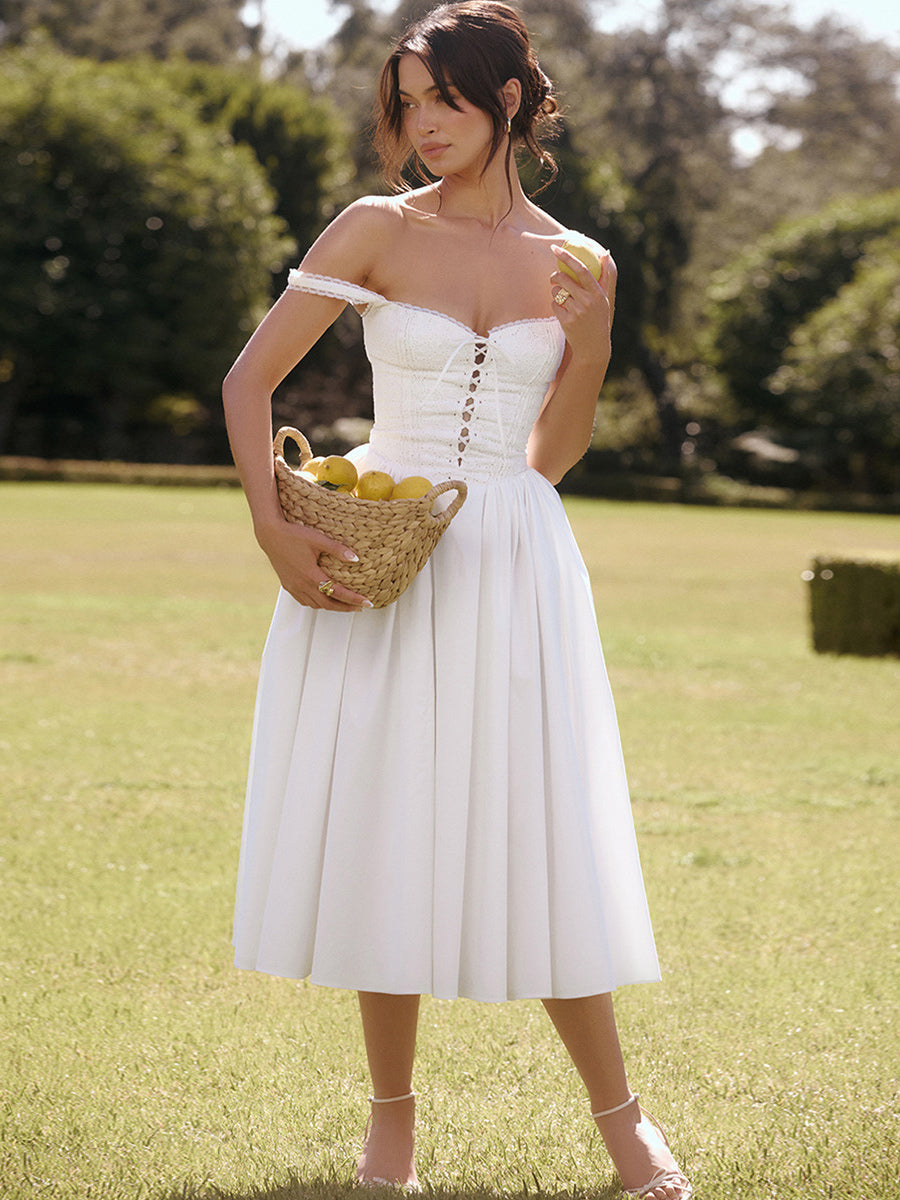 Well Tailored Dress with a Graceful Silhouette
