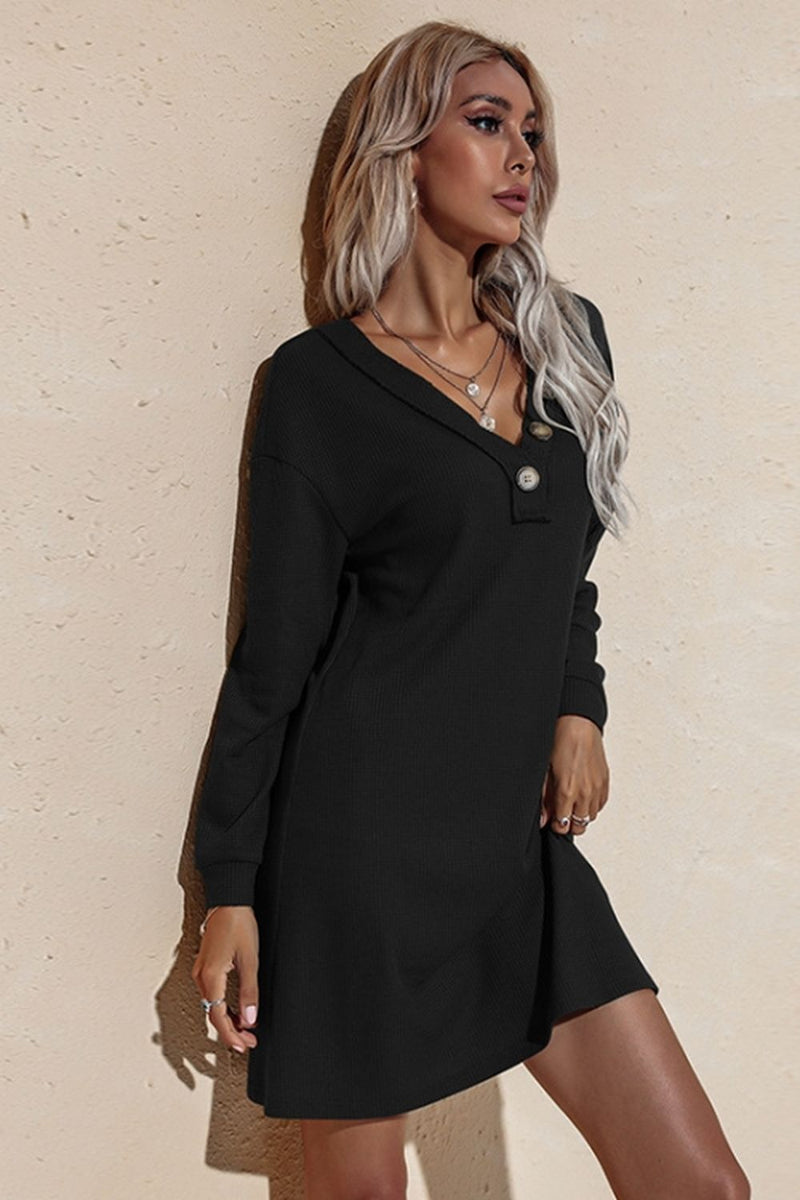 Beautifully Finished Dress in a Timeless Design