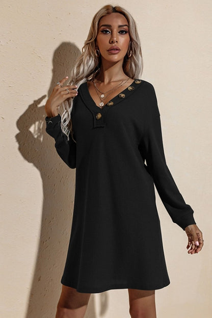 Beautifully Finished Dress in a Timeless Design