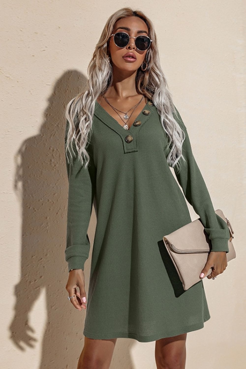 Beautifully Finished Dress in a Timeless Design