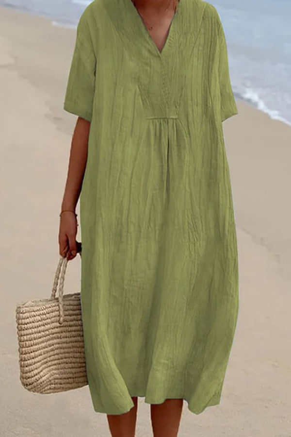 Effortlessly Elegant Dress with a Timeless Design