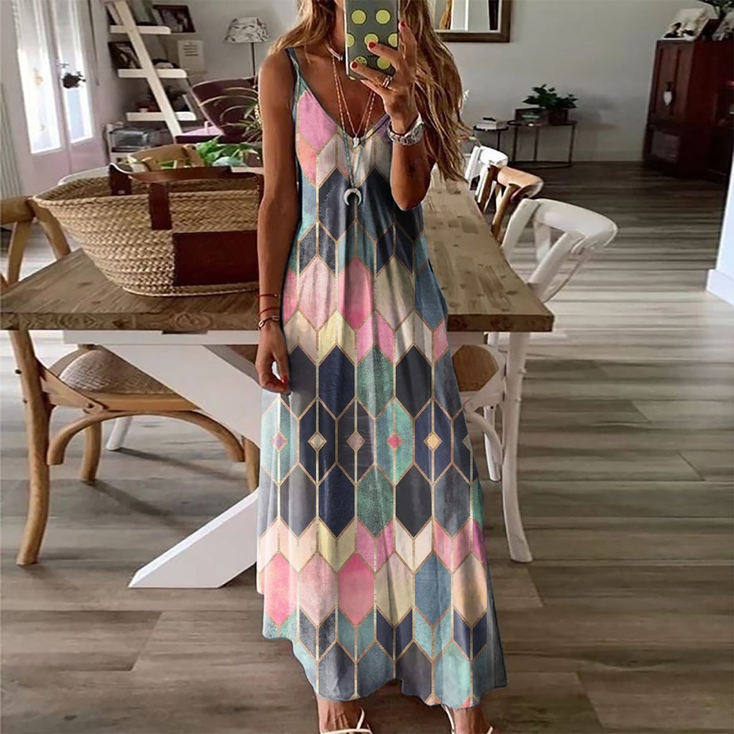 Effortlessly Elegant Dress with a Timeless Design
