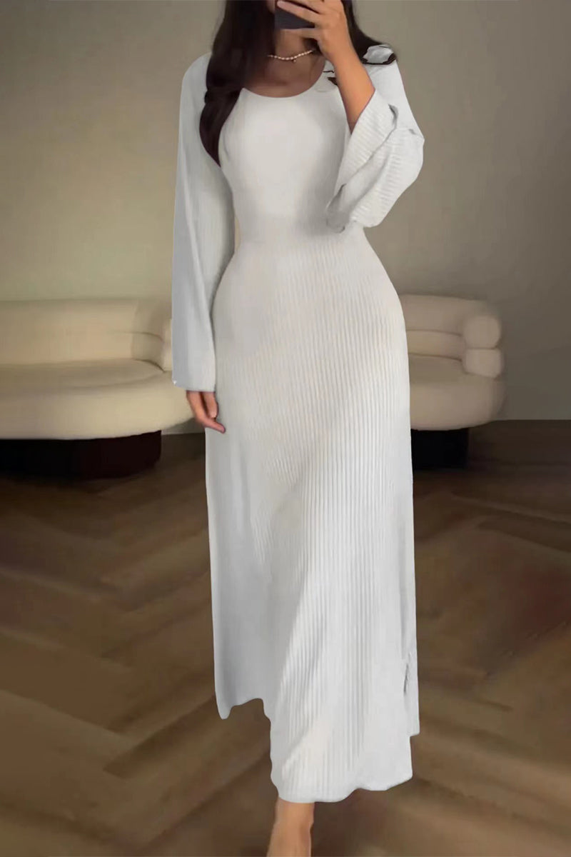 Beautifully Finished Dress in a Timeless Design