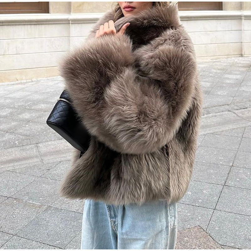 Effortlessly Elegant Coat with a Timeless Design