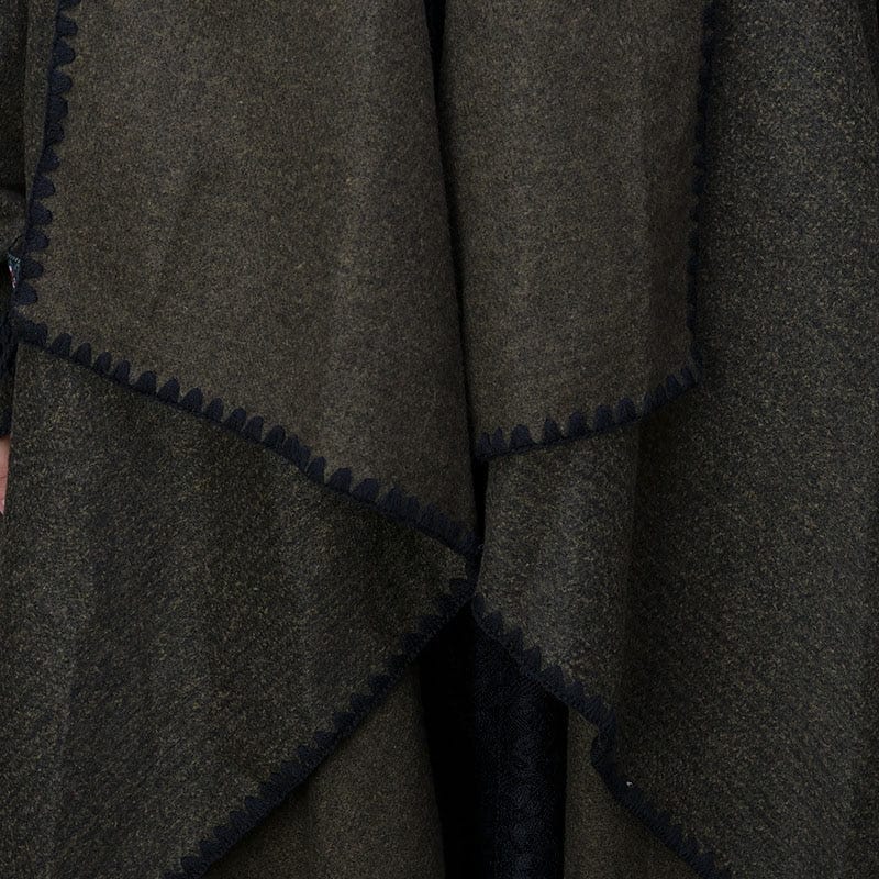 Well Tailored Cardigan with a Graceful Silhouette