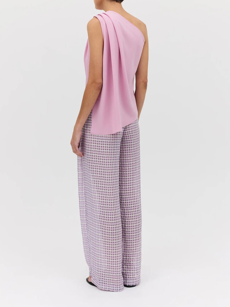 Effortlessly Elegant Top with a Timeless Design