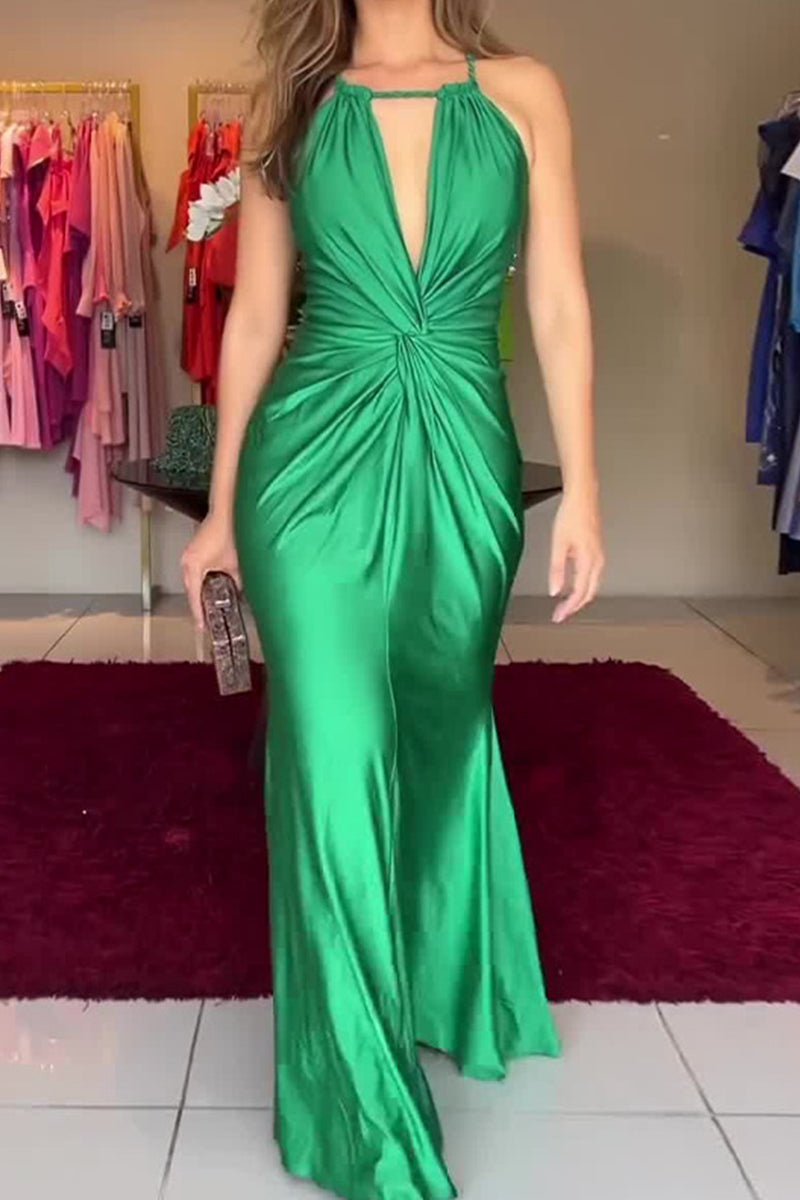 Beautifully Finished Dress in a Timeless Design