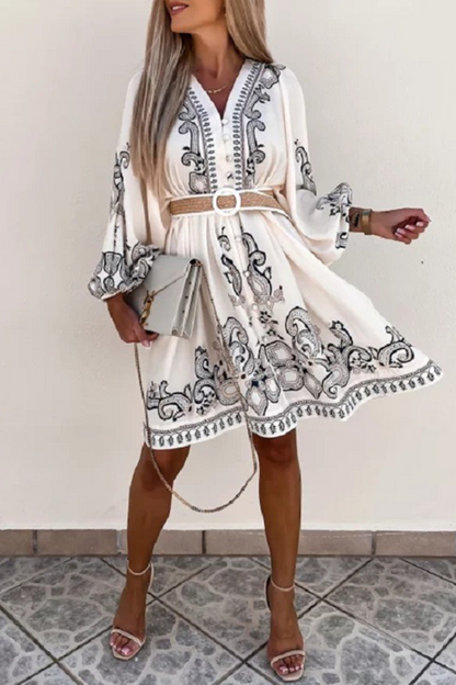 Beautifully Finished Dress in a Timeless Design