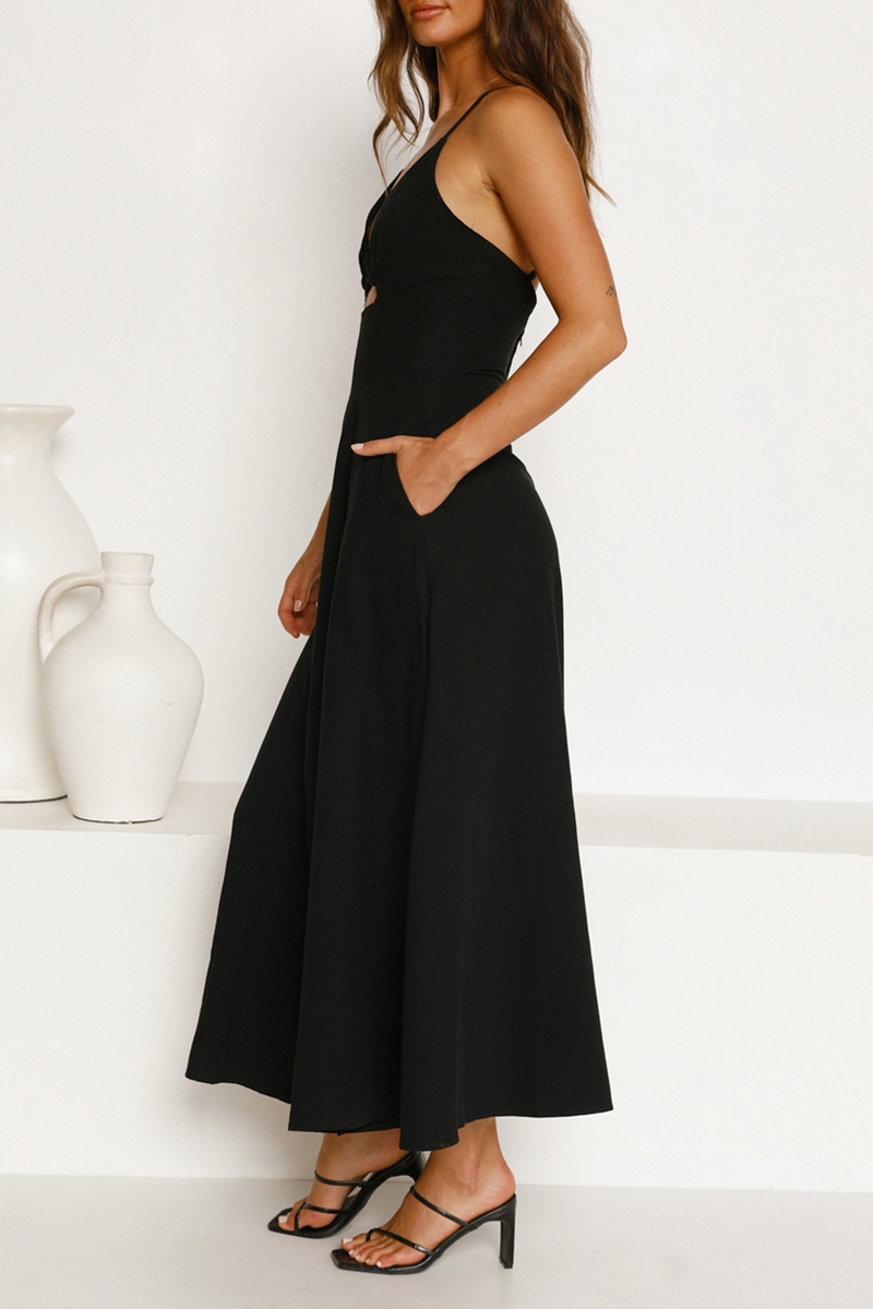 Effortlessly Elegant Dress with a Timeless Design