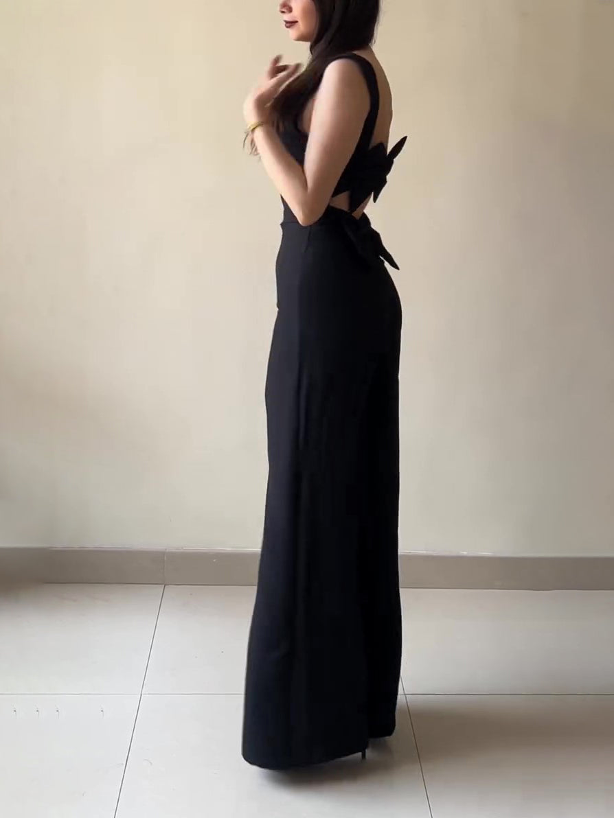 Gracefully Styled Garment for Any Occasion