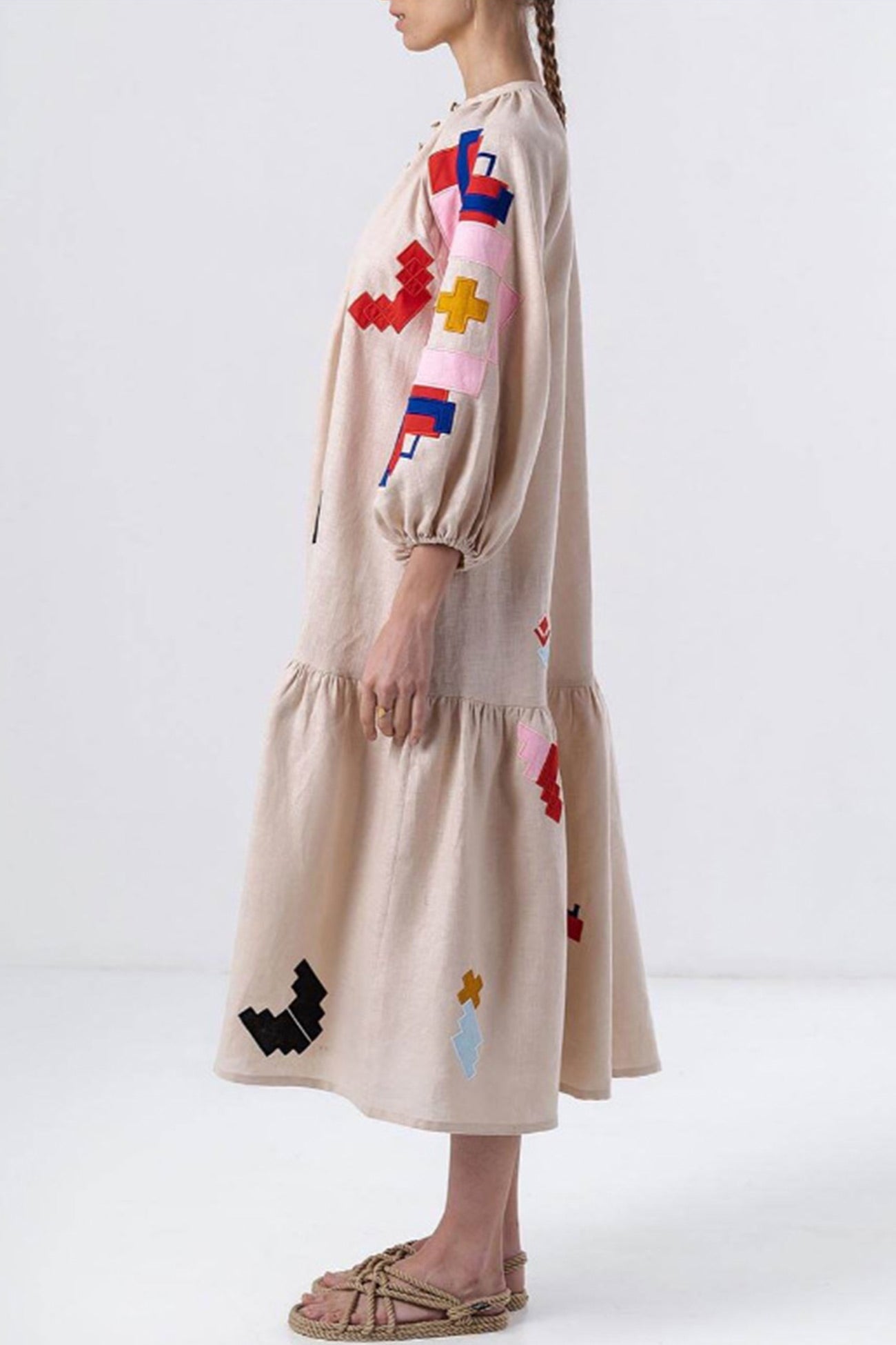 Effortlessly Elegant Dress with a Timeless Design