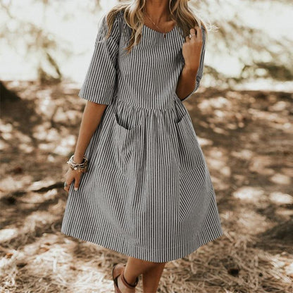 Classic Vintage Dress with a Flattering Fit