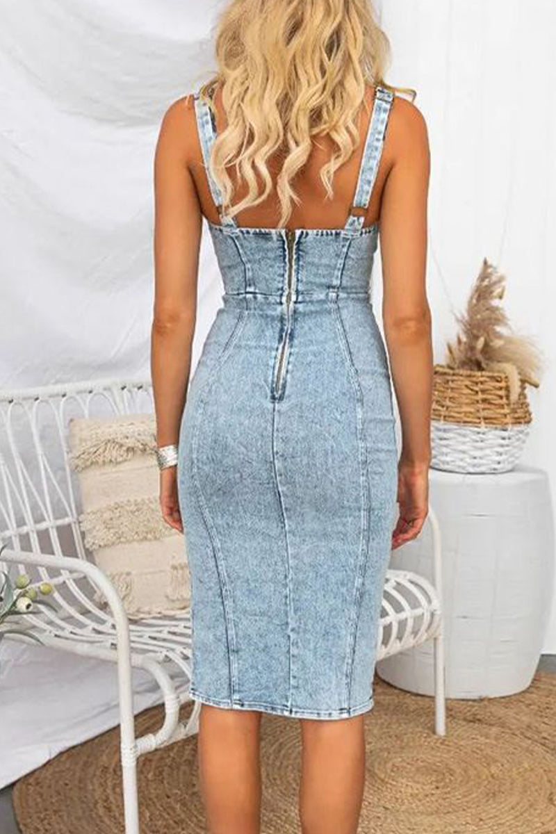 Sophisticated Dress with a Clean Classic Look