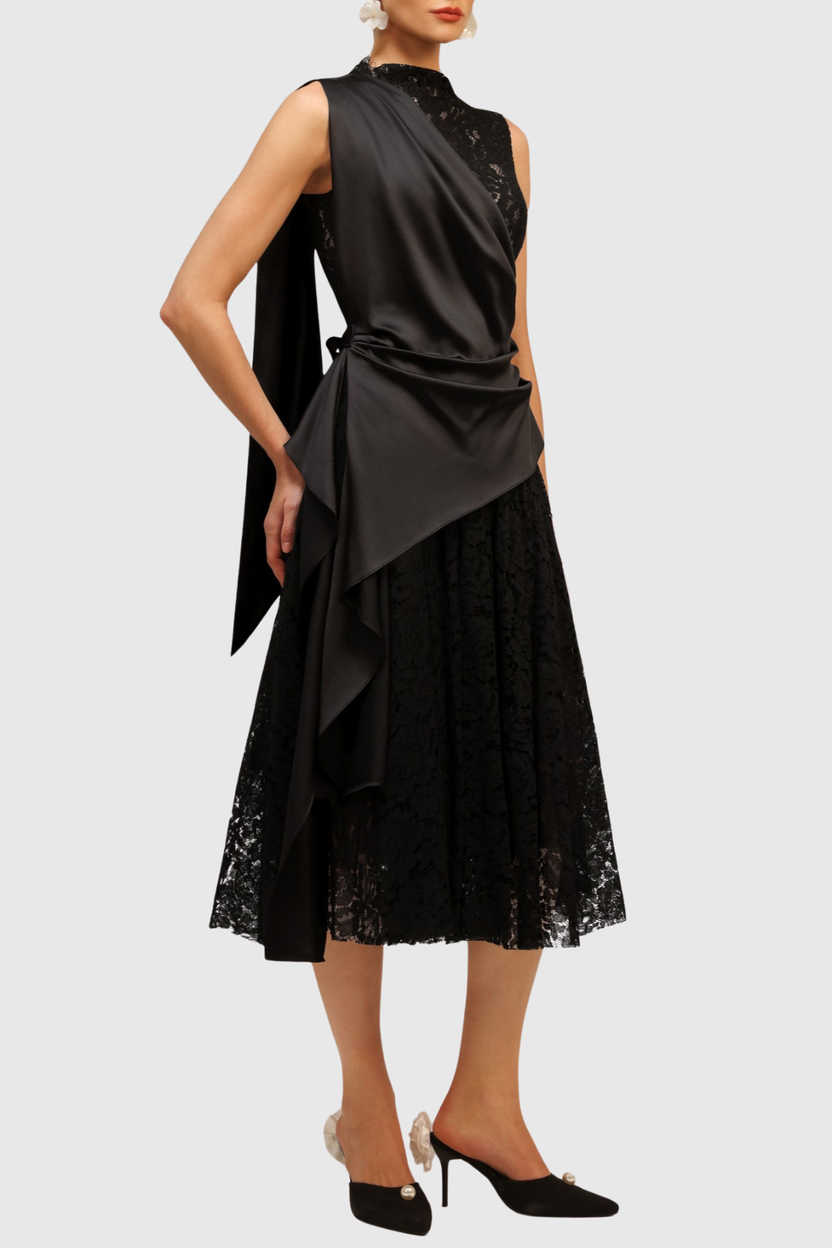 Well Tailored Dress with a Graceful Silhouette