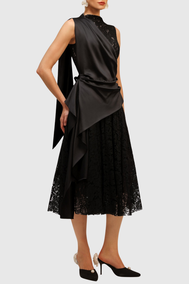 Well Tailored Dress with a Graceful Silhouette