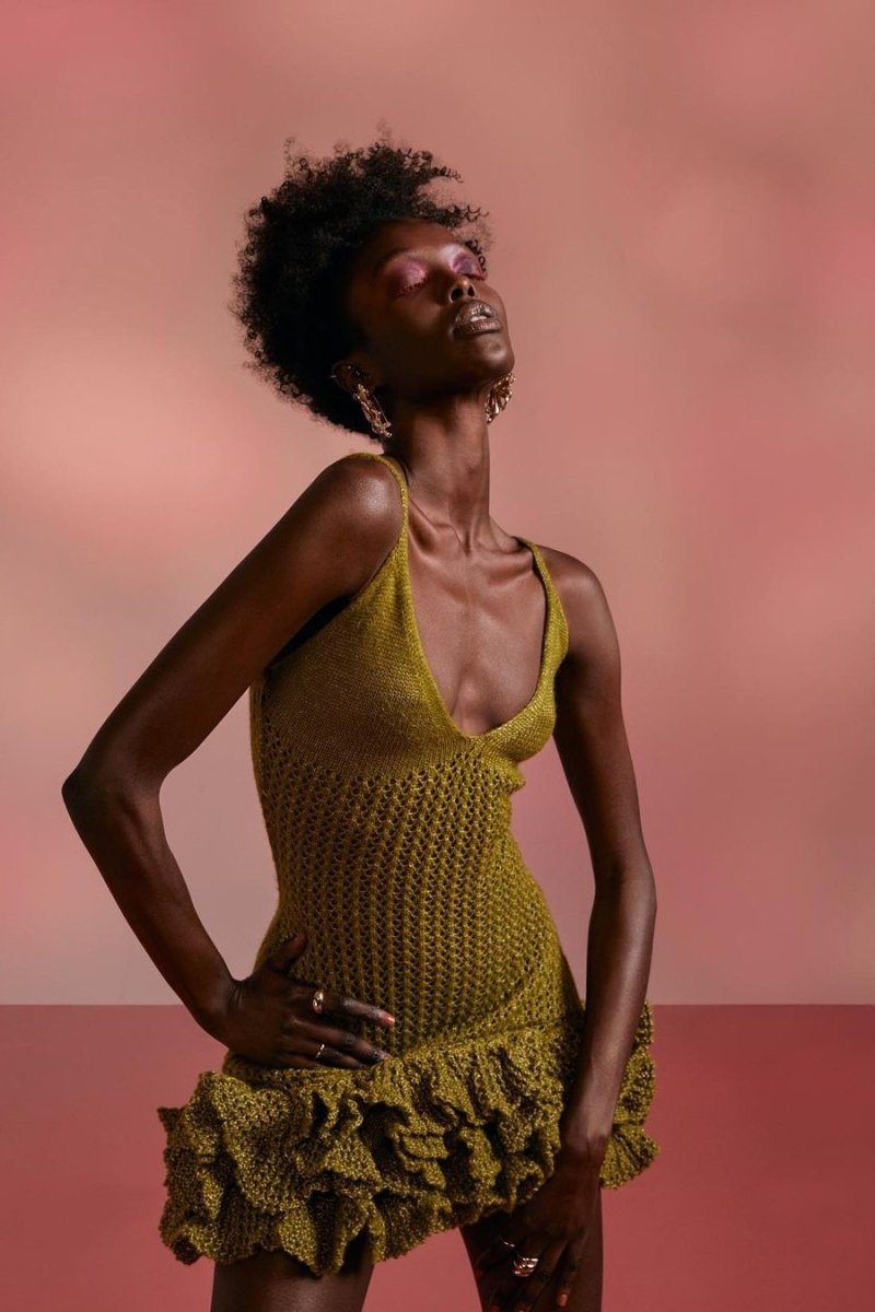Well Tailored Dress with a Graceful Silhouette