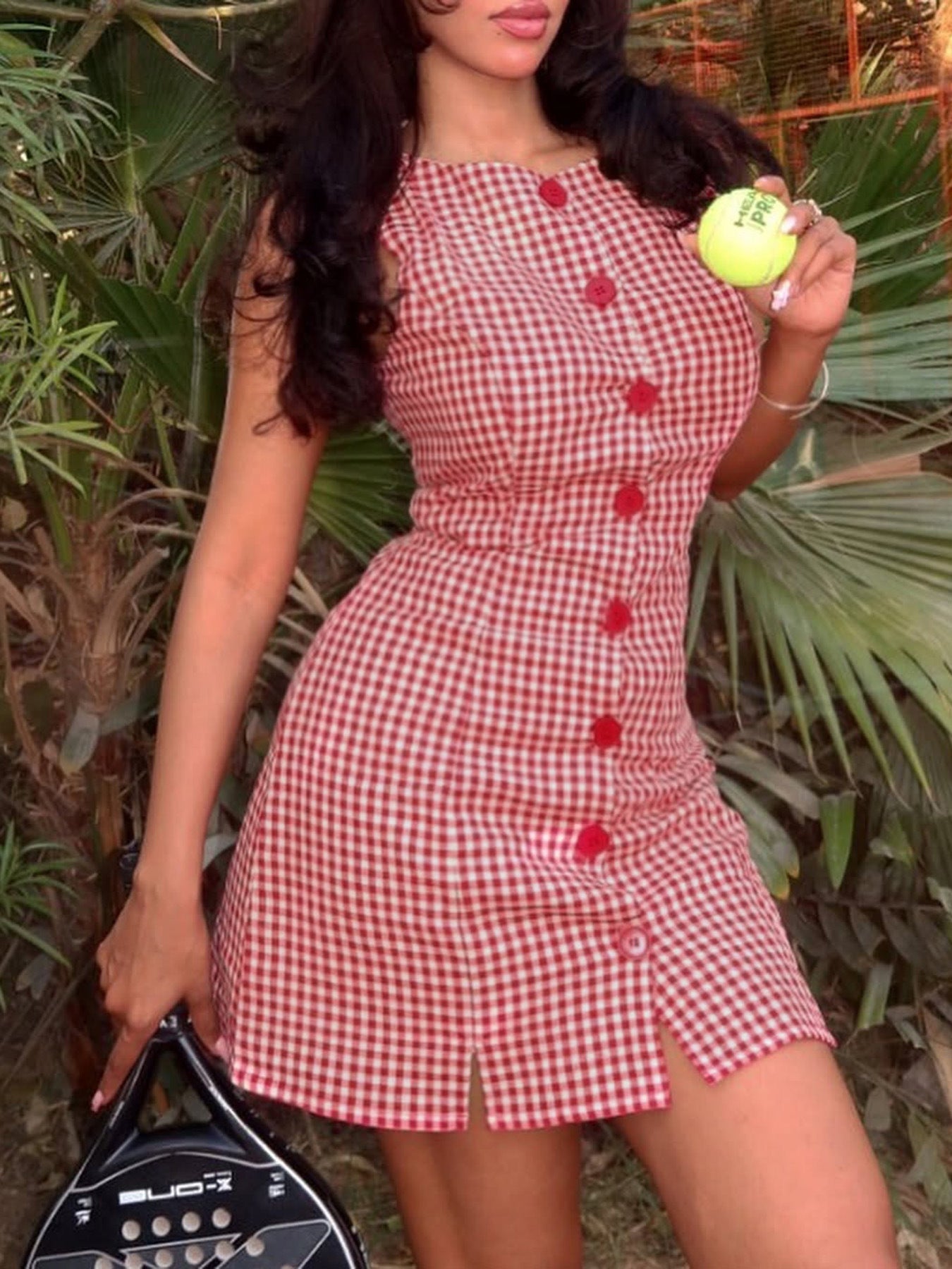 Beautifully Finished Dress in a Timeless Design
