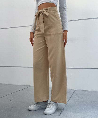 Effortlessly Elegant Pants with a Timeless Design