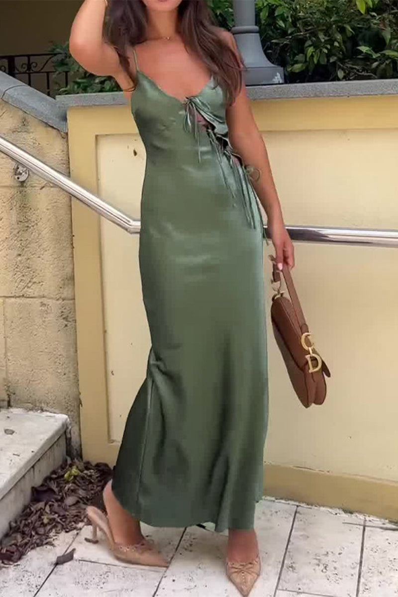 Beautifully Finished Dress in a Timeless Design