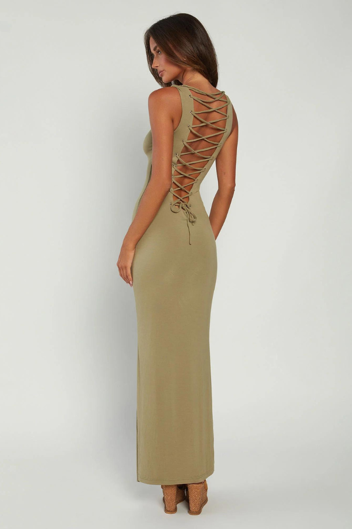 Gracefully Styled Dress for Any Occasion