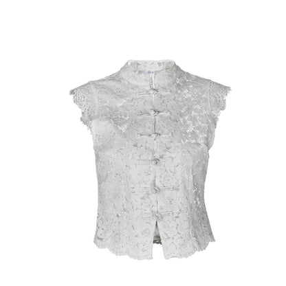 Well Tailored Top with a Graceful Silhouette